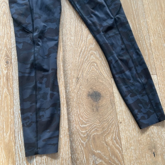 Lululemon 23" Camo Leggings - Picture 3 of 8